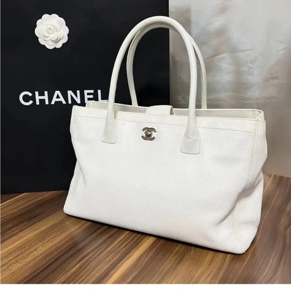 ‼️👜Chanel Executive White Leather - Women👜‼️ - Picture 16 of 16